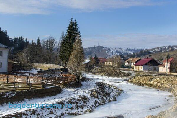 Cu mocanița Huțulca la Moldovița, Suceava, România.